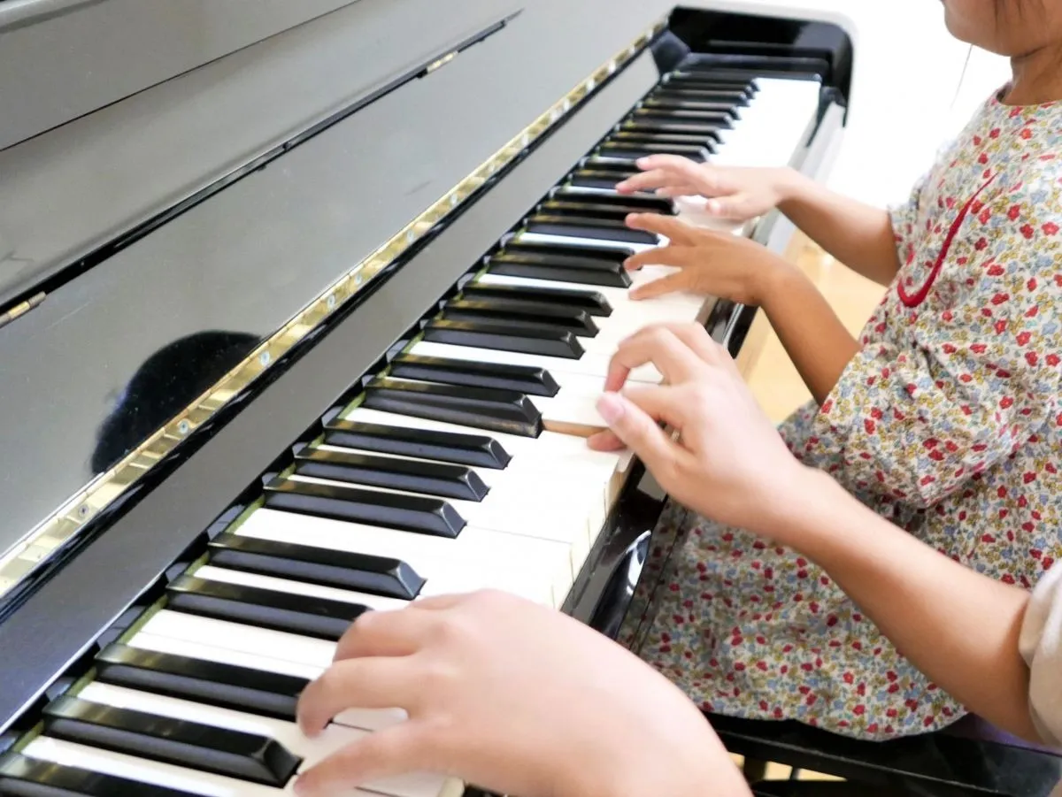 さいたま市で見つける音楽の旅 - 初心者から上級者まで楽しめるピアノレッスン体験ガイド