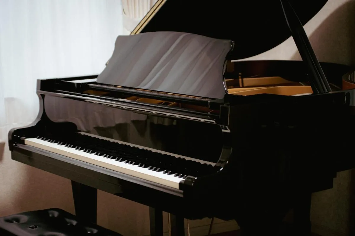 大人から始めるピアノレッスン: 音楽教室での学び方と選び方